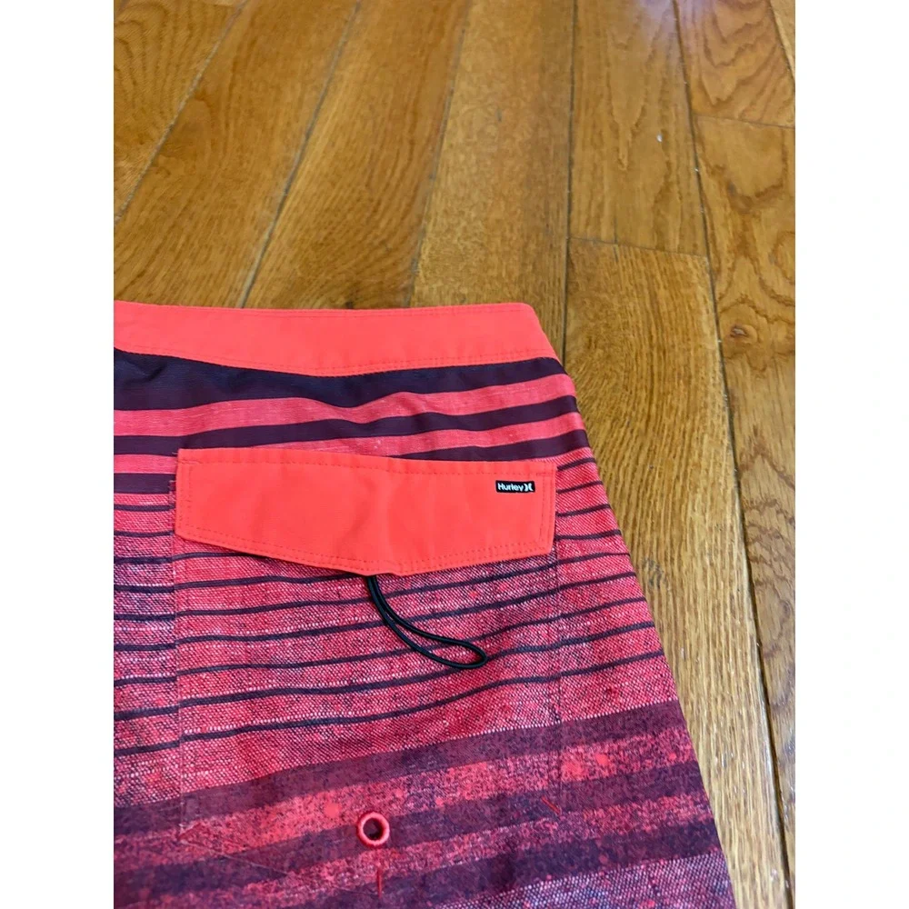 Hurley Boys Red Blue Ombre Striped Board Shorts Swim Trunks Size 30